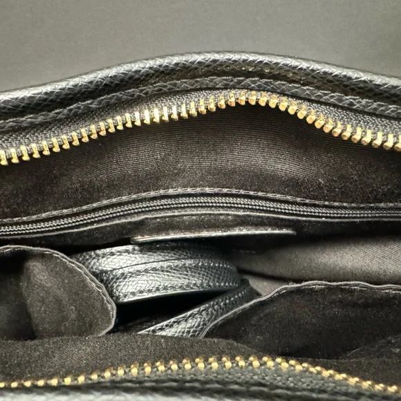 Coach Medium Handbag - Picture 7 of 11